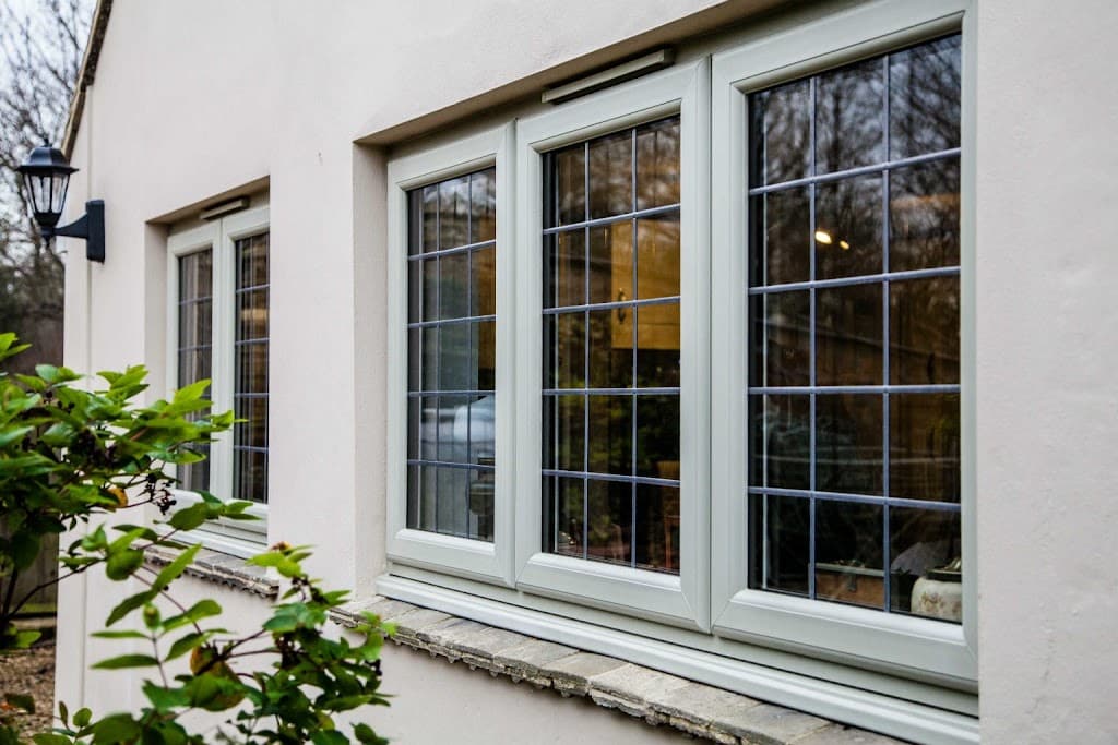 LG London Glazier & Glass Fitters