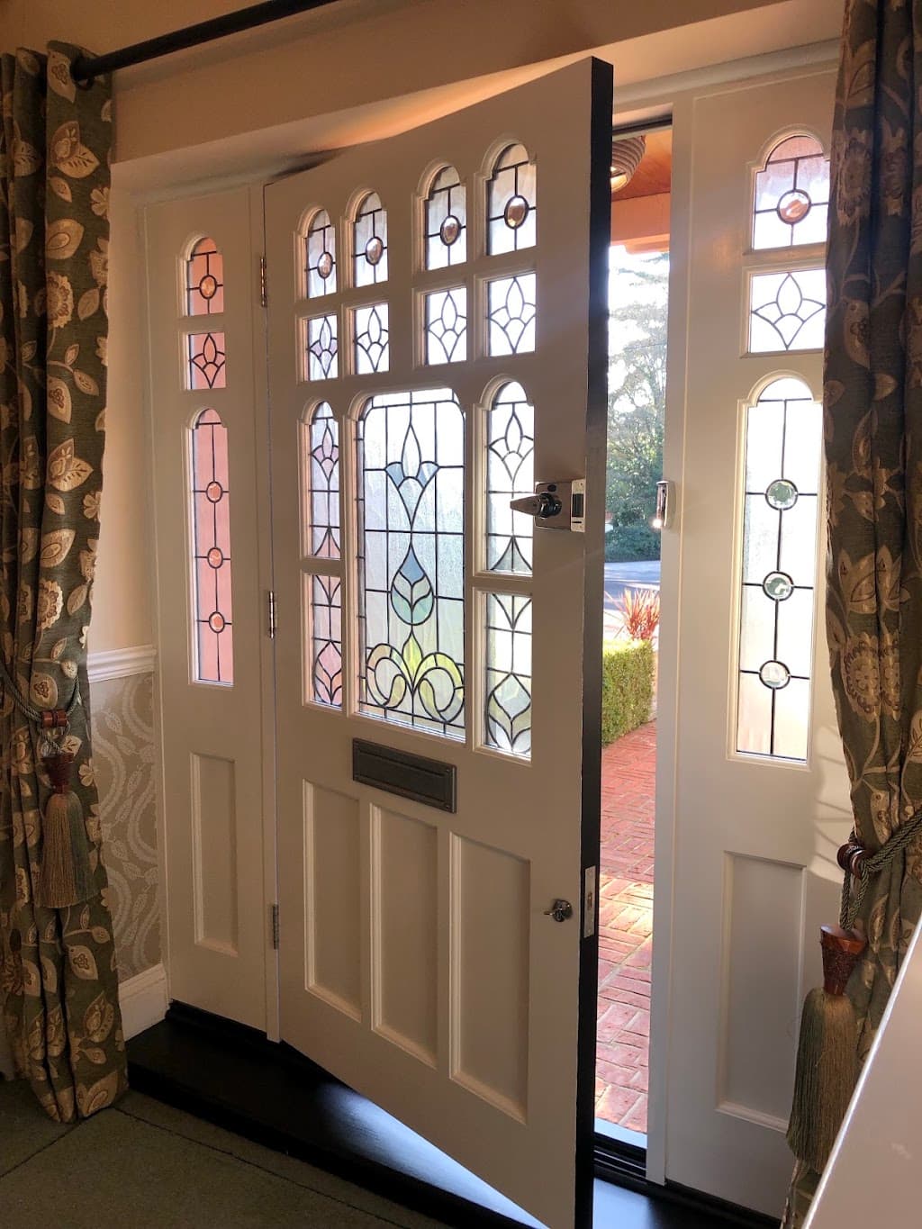 Doors and Glass Ltd